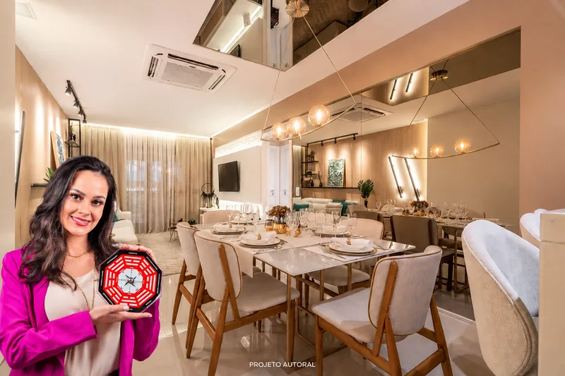 Debora Iáchinski em ambiente planejado com elementos do Feng Shui